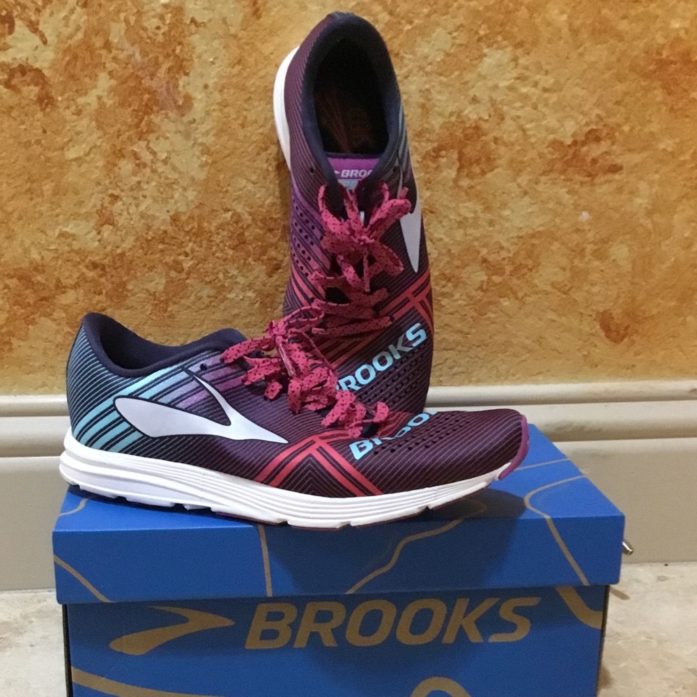 Brooks Hyperion Running Light Weight Shoeslike New - image 3